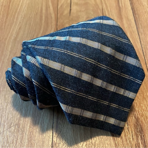Calvin Klein Gray Tan Striped Silk Blend Men’s Necktie - Picture 5 of 12